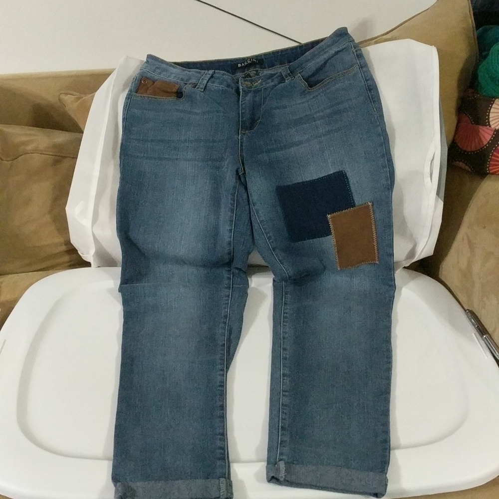 Baccini Suede Patch Medium Wash Skinny Cuffed Crop Jeans - size 8 Petite